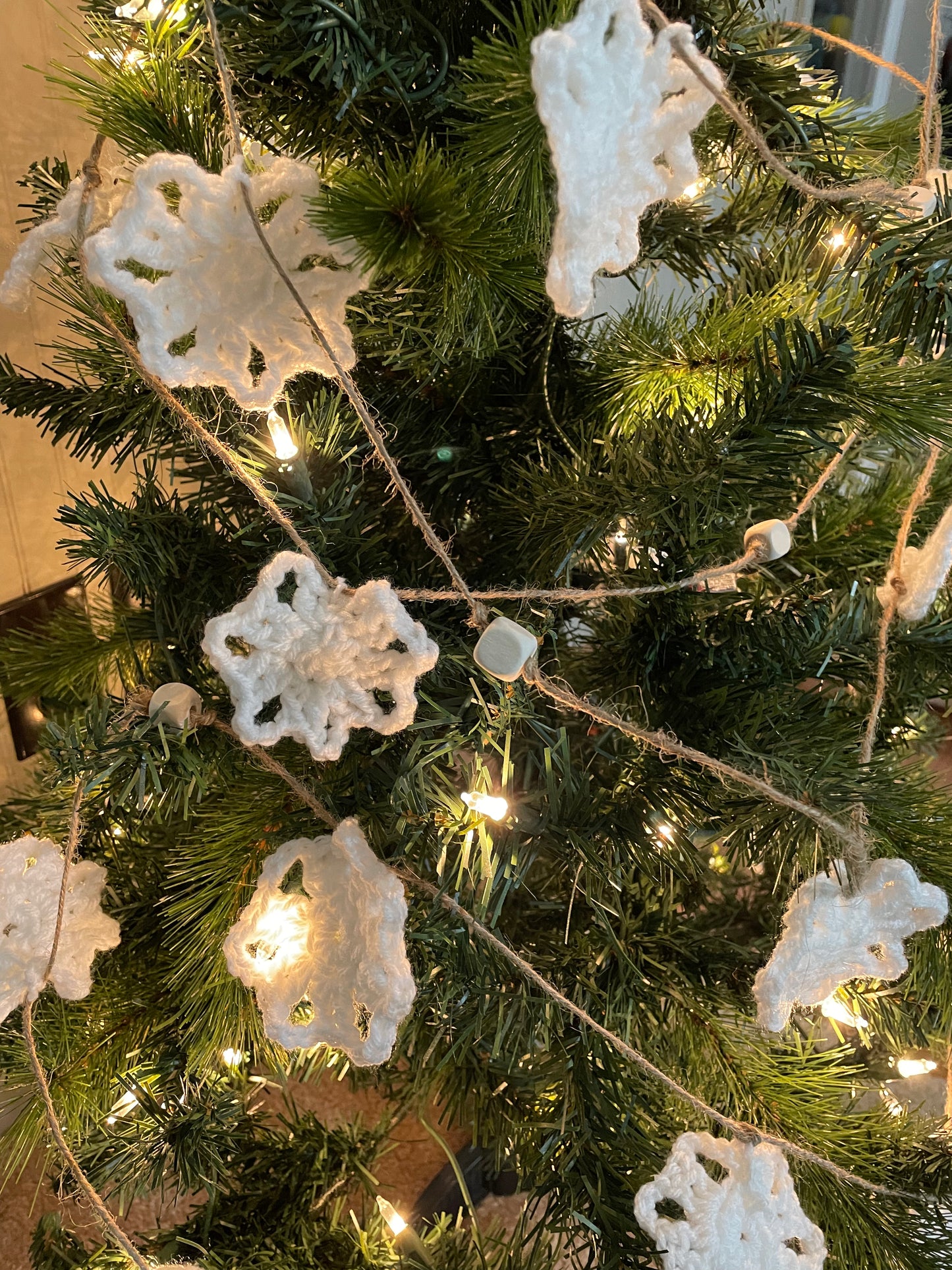 Simple Country Christmas, Snowflake Garland