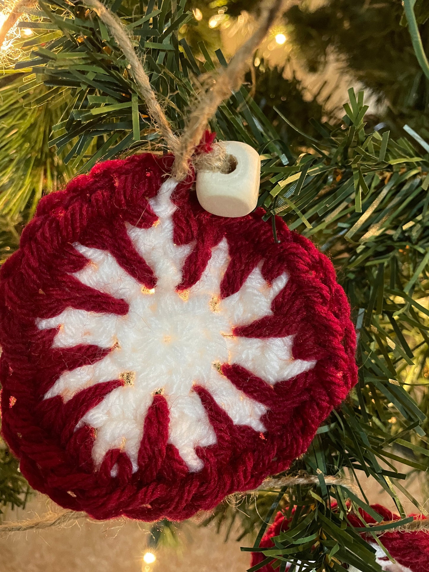 A Simple Farm Christmas Garland, Peppermint